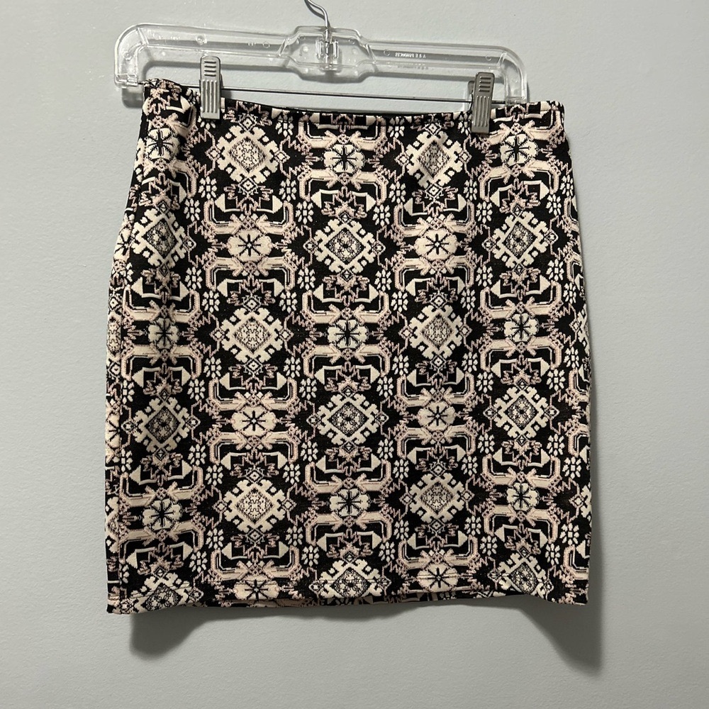 Xhilalation Patterned Black, Pink and Cream Mini Skirt